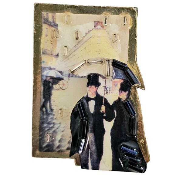 Couple Under Umbrella City Scape Glass Bead Resin Pin Pendant Bonnie Kondor L639 - Picture 2 of 9